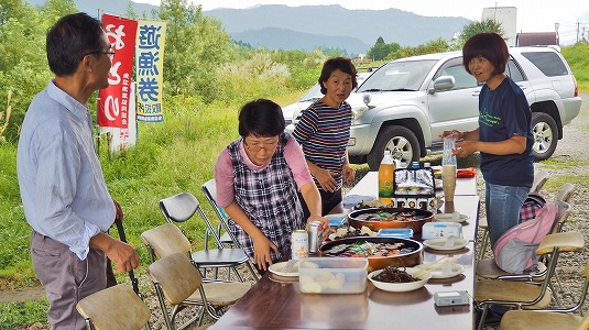 河原で鮎の丸かじり!_c0336902_114217.jpg