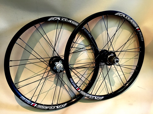 【最新最軽量ホイール】STRIDER ストライダー EVAタイヤ　ゴム化　赤 最新最軽量ホイール】STRIDER ストライダー EVAタイヤゴム化レッド赤