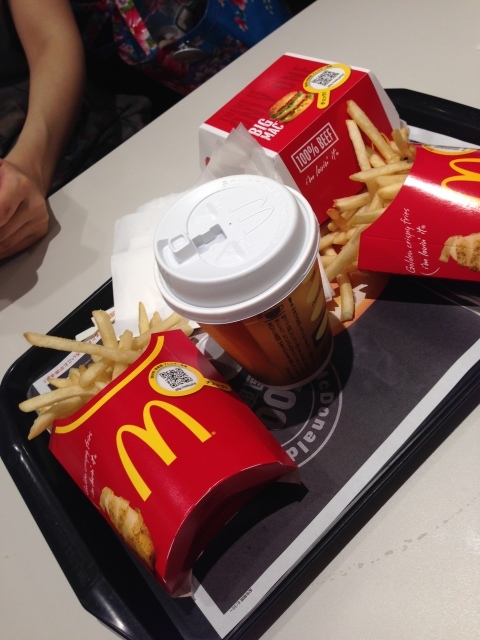 たまに喰いたくなるマクドナルド。_a0334793_23382307.jpg