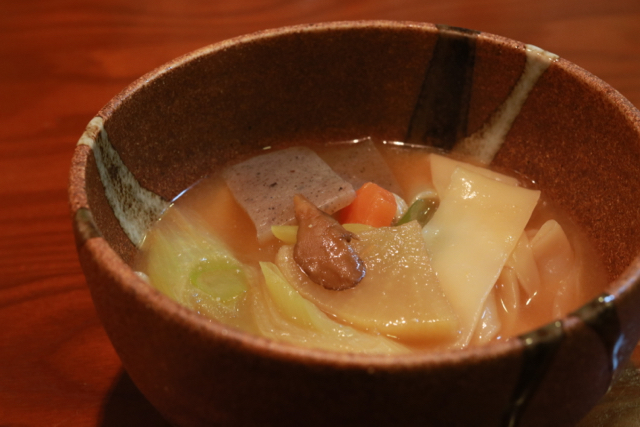 塩ゆで落花生。ひもかわうどん。_f0348831_07362458.jpg