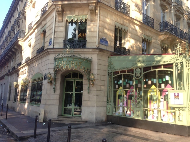 パリ　美しいショップの外観　その１_f0375763_23271350.jpg
