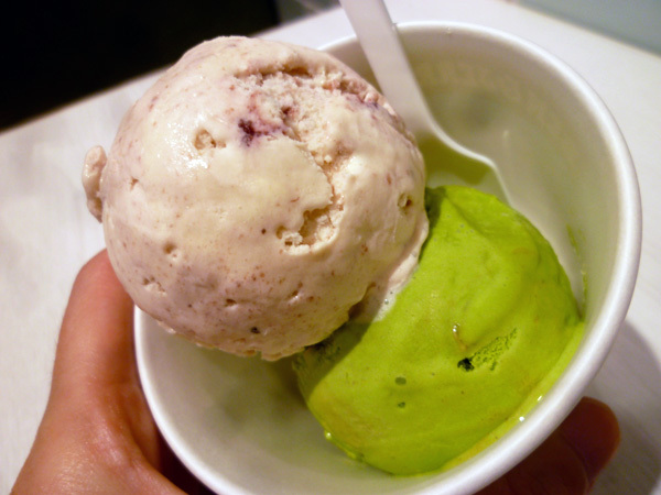 【閉店】Ben & Jerry\'s (ベン&ジェリーズ) 表参道ヒルズ店_c0152767_21383009.jpg