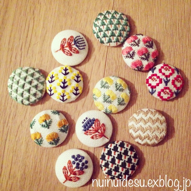 刺繍のくるみボタン ブローチ ブリュッセルで洋裁 手芸教室を検討奮闘中 刺繍のくるみボタン ブローチ ブリュッセルで洋裁 手芸教室を検討奮闘中