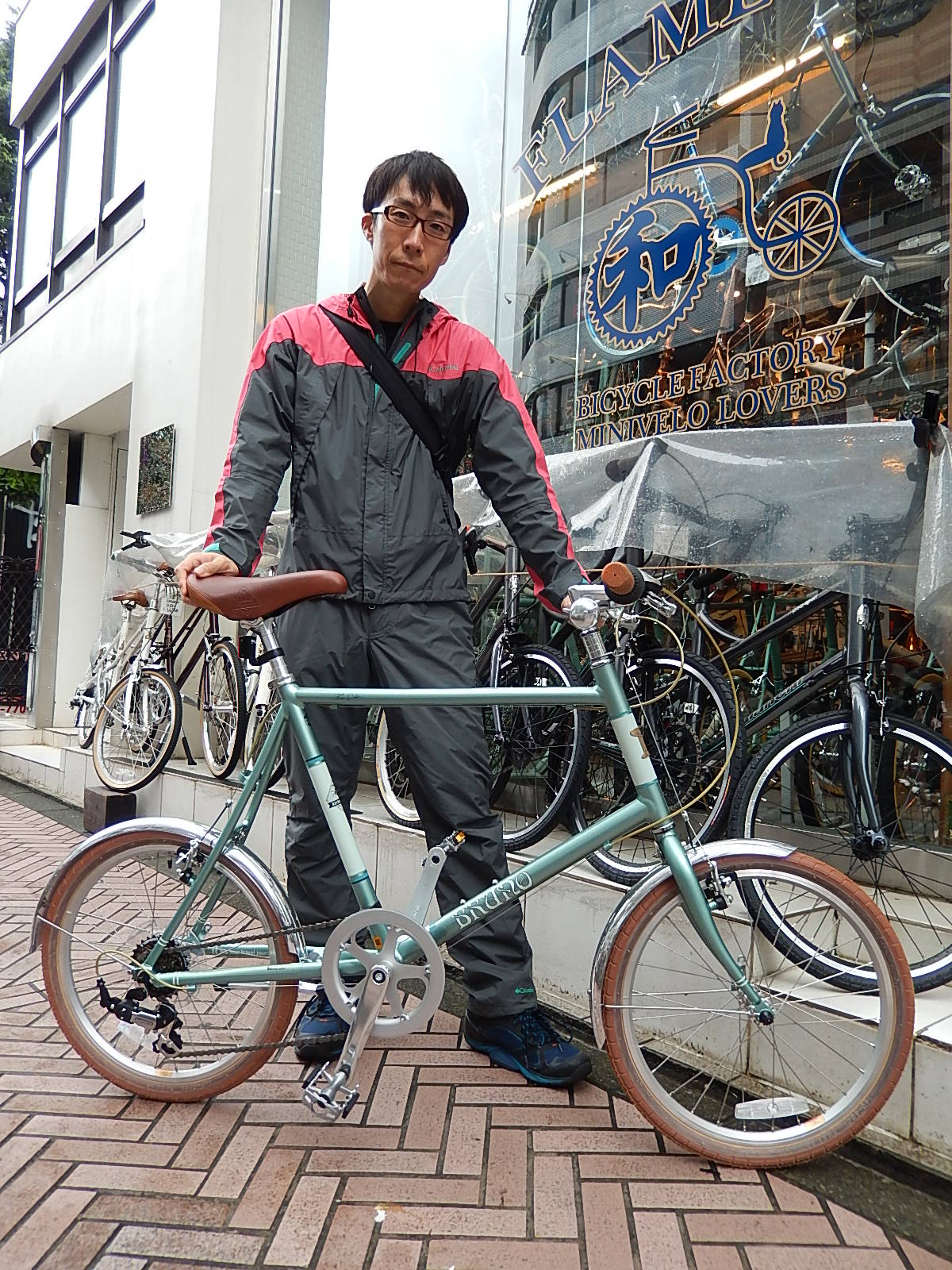 9月22日 渋谷 原宿 の自転車屋 FLAME bike前です_e0188759_19525674.jpg
