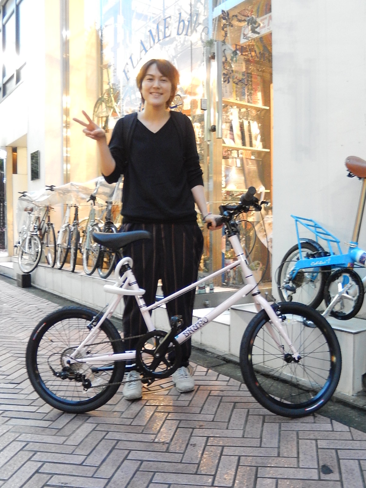 9月22日　渋谷　原宿　の自転車屋　FLAME bike前です_e0188759_19552475.jpg