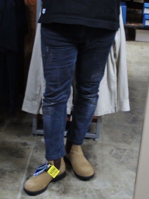 BLUNDSTONE ・・・ SIDE GORE BOOTS 今秋冬より初参戦です(^^♪_d0152280_1072833.jpg