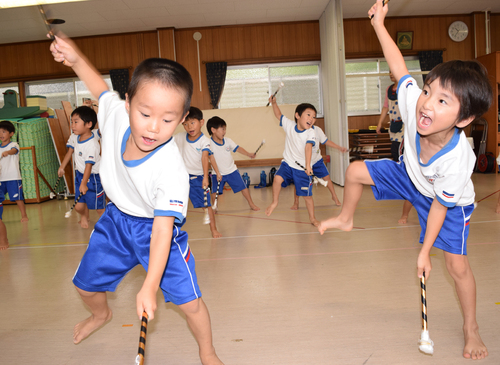 運動会へ向けて 男の子ダンス 16 9 23 金 大手幼稚園ブログ