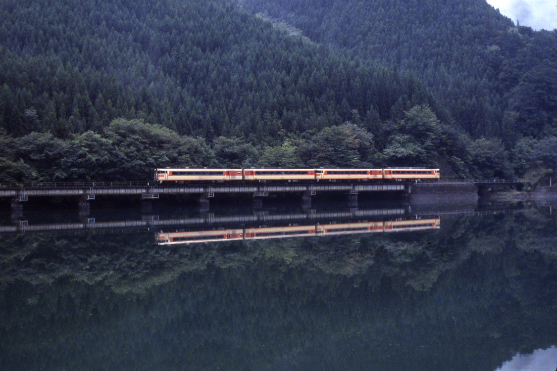 雨の日 - 1987年・高山本線 - _b0190710_2327059.jpg