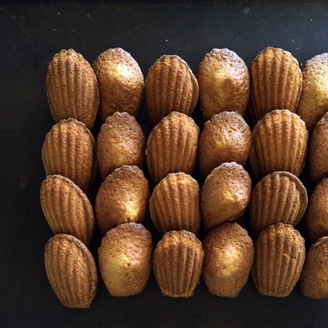 「weekend booksの お菓子の家 2」出店者のご紹介　焼き菓子ひより工房さん。_e0060555_15445387.jpeg