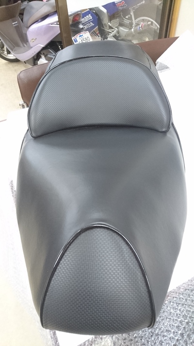 スカイウェイブ650Sにバイクザシートインサイド_e0114857_22475933.jpg