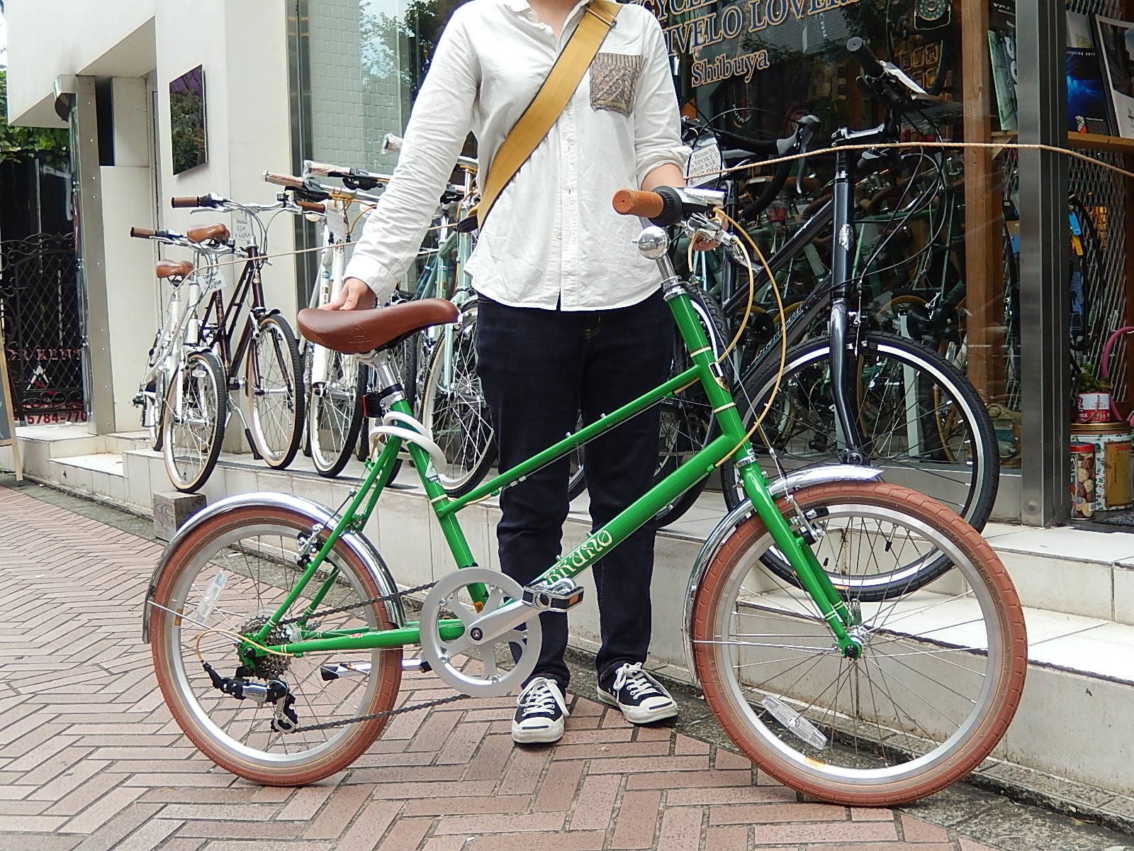 9月25日 渋谷 原宿 の自転車屋 FLAME bike前です_e0188759_18575251.jpg