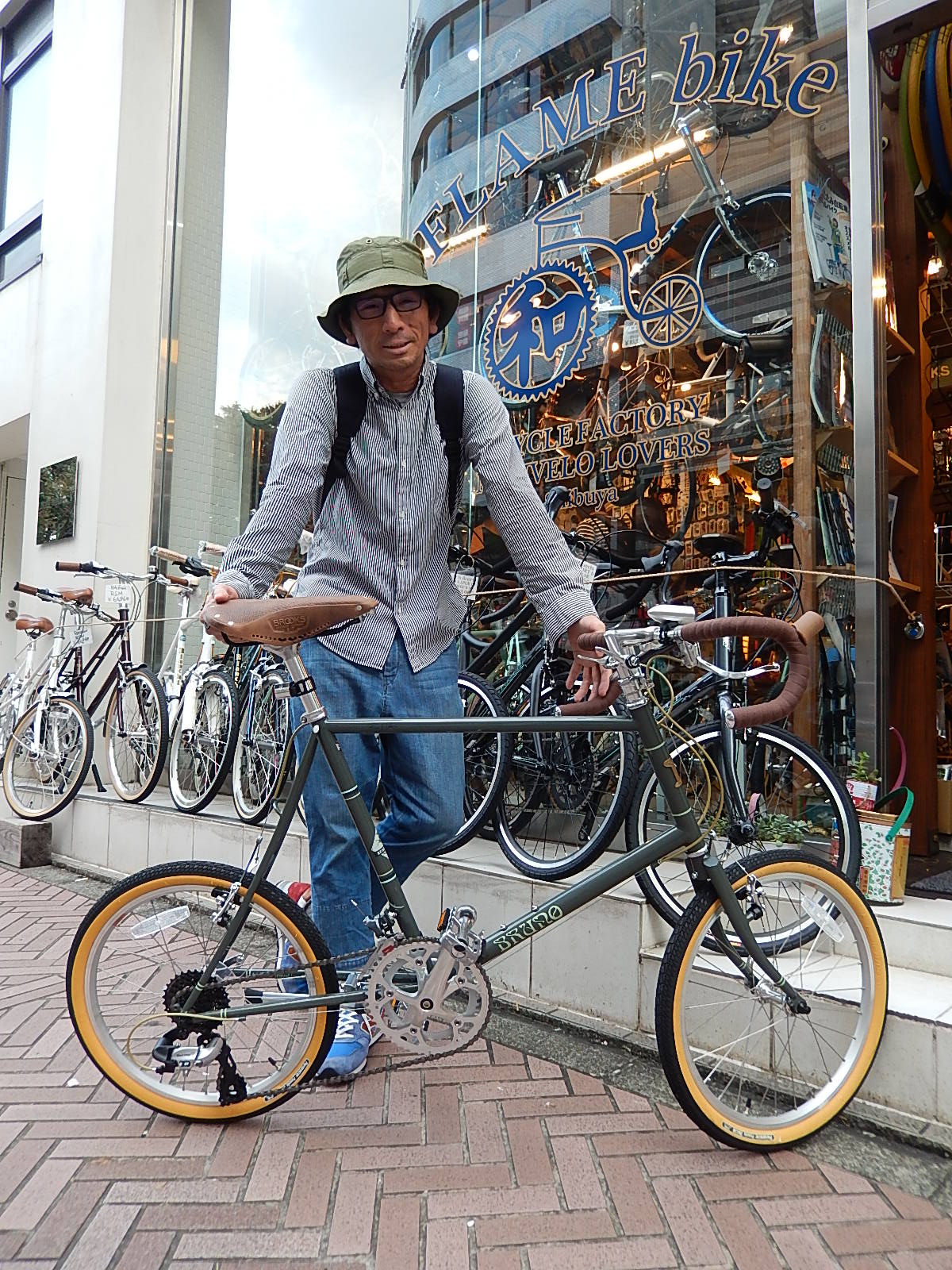 9月25日　渋谷　原宿　の自転車屋　FLAME bike前です_e0188759_1902221.jpg