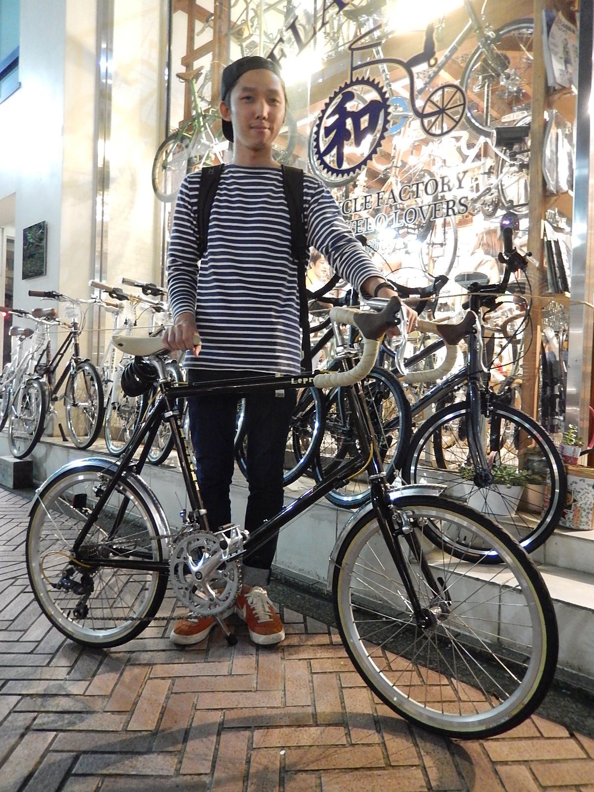 9月25日　渋谷　原宿　の自転車屋　FLAME bike前です_e0188759_1913097.jpg