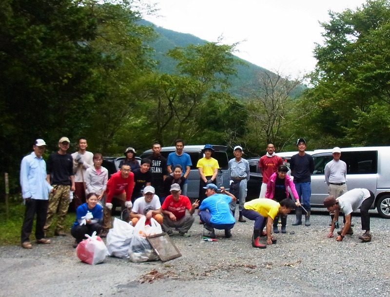 勝山の岩場清掃活動。（仕切り直し編）_c0211368_22123448.jpg