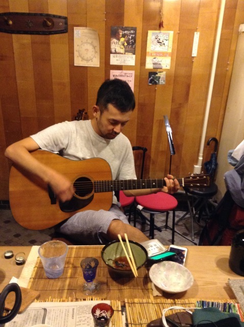 またもや朝まで飲む、 Real Acoustic Guitar LiveVol.32@四日市久茂 西村歩_a0334793_02594777.jpg