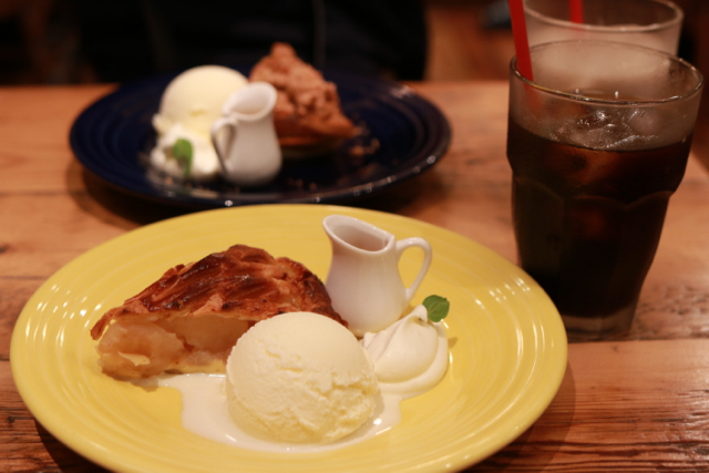 *銀座*「GRANNY SMITH APPLE PIE & COFFEE」_f0348831_22094250.jpg