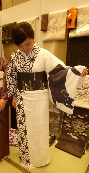 サローネの母娘様・猫の着物に猫の半幅帯。_f0181251_1885581.jpg