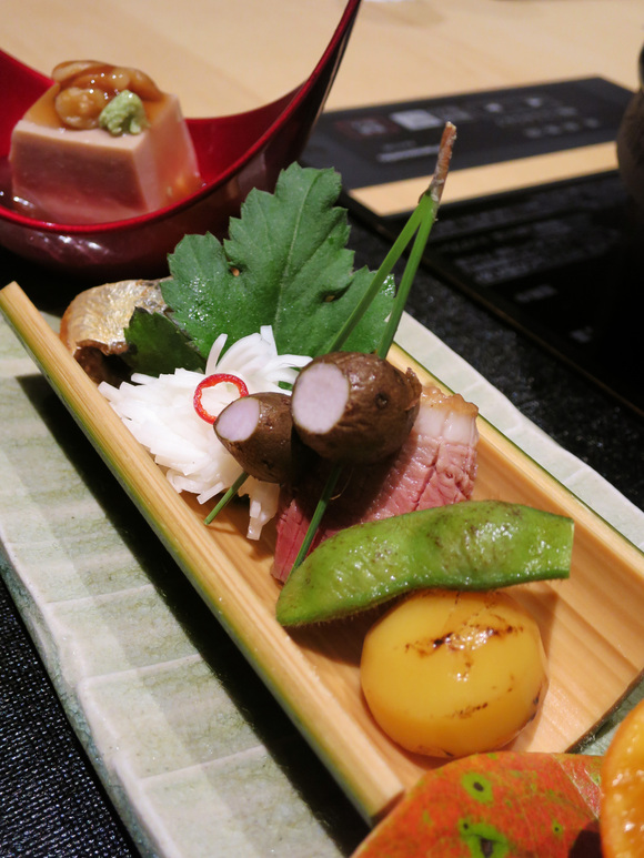 季節を味わう会席料理、メインはシロスキ（すき焼き）！を堪能しました。：京都 瓢喜（ひょうき） 新橋店_f0054556_12205285.jpg