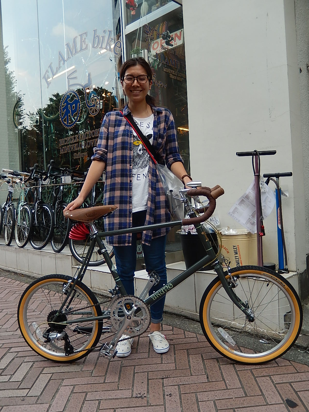 9月27日 渋谷 原宿 の自転車屋 FLAME bike前です_e0188759_20552134.jpg