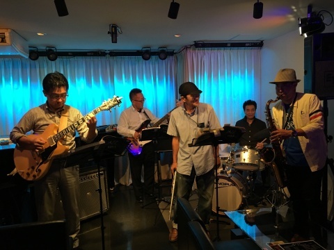 Jazzlive comin 広島  本日水曜日のライブ_b0115606_11252820.jpg