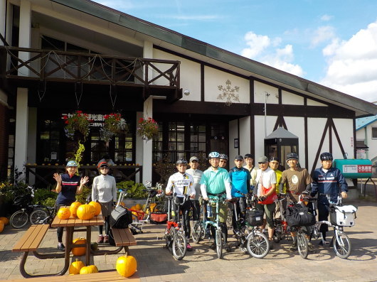 折畳自転車限定！羊蹄山４分の３周輪行ツアー２０１６_c0237410_05312285.jpg