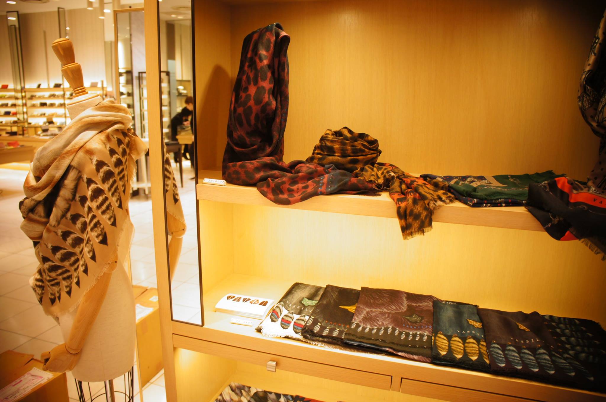 Isetan新宿本店 Vassilisa2016ストール展明日より開催!!_b0115615_0163197.jpg