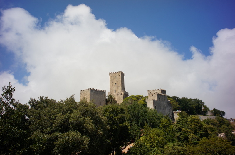 天空の街 Erice_c0180686_20232071.jpg