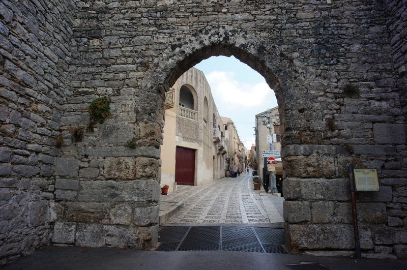 天空の街 Erice_c0180686_21421278.jpg