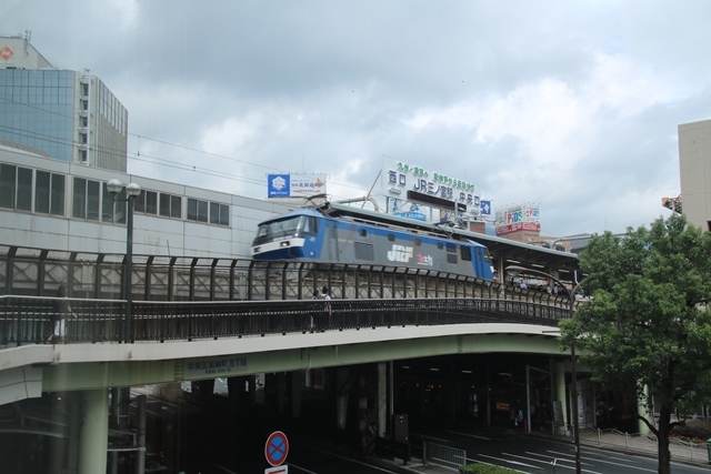 藤田八束の鉄道写真＠貨物列車は元気いっぱい、リゾート列車は楽しさいっぱい、路面電車は子供達でとっても賑やか_d0181492_18454471.jpg