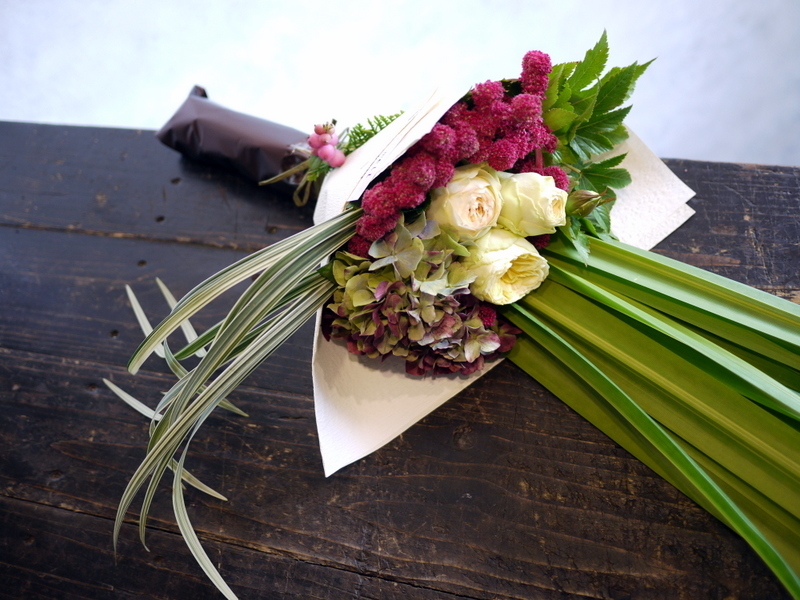 北海道神宮でご結婚される新婦へ 白無垢に似合うような花束 札幌 花屋 Mell Flowers 北海道神宮でご結婚される新婦へ 白無垢に似合うような花束 札幌 花屋 Mell Flowers