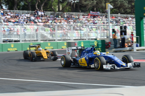 アゼルバイジャンでのF1開催その5 フェラーリとメルセデス_f0039351_1929456.jpg