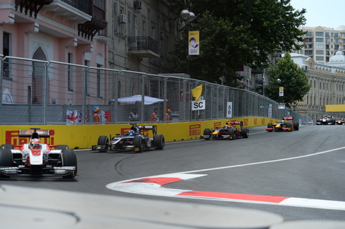 アゼルバイジャンでのF1開催その5 フェラーリとメルセデス_f0039351_1930195.jpg