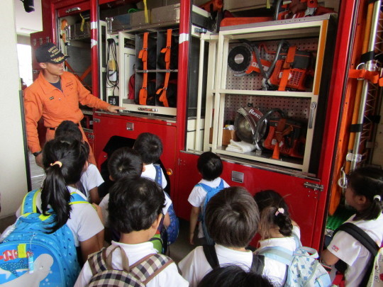 Fire Station Tour ~消防署見学～_e0351952_16503678.jpg