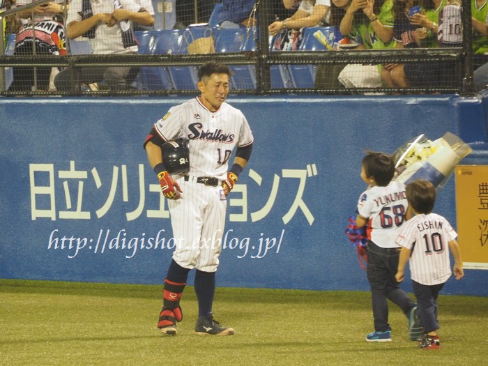 【9/28神宮観戦】森岡良介選手、涙の最終打席＆胴上げほかフォト_e0222575_17453.jpg