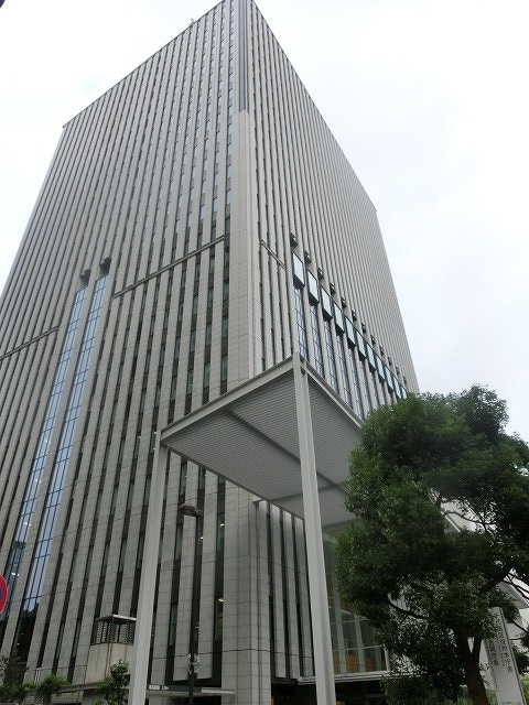国の機関と同じ高層ビルに入っている千代田区議会(東京都)の代表質問、一般質問を傍聴_f0141310_8383970.jpg