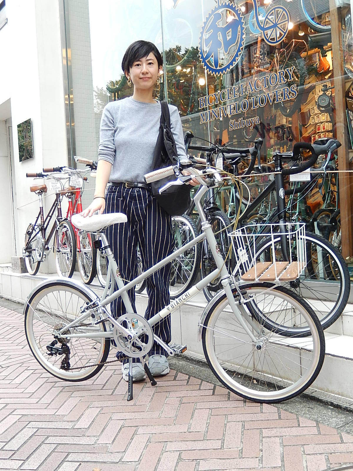 10月1日　渋谷　原宿　の自転車屋　FLAME bike前です_e0188759_17563585.jpg