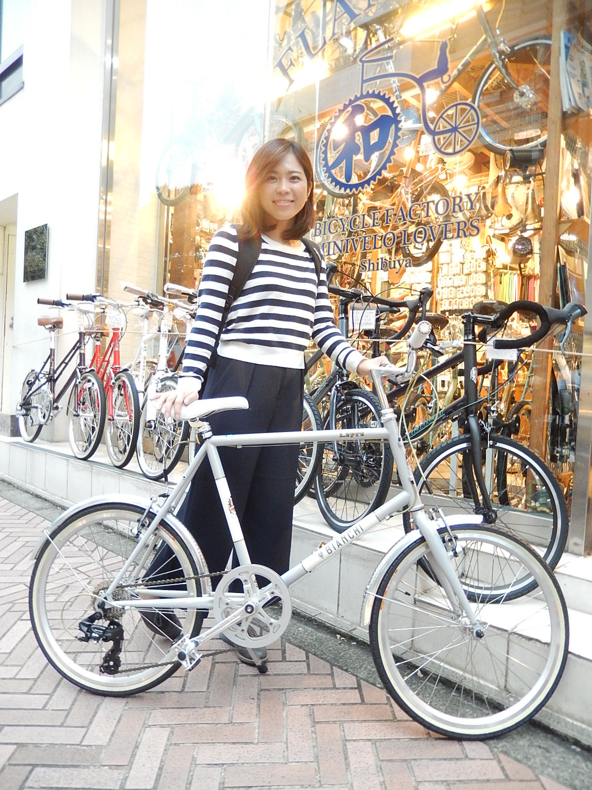 10月1日 渋谷 原宿 の自転車屋 FLAME bike前です_e0188759_1835222.jpg