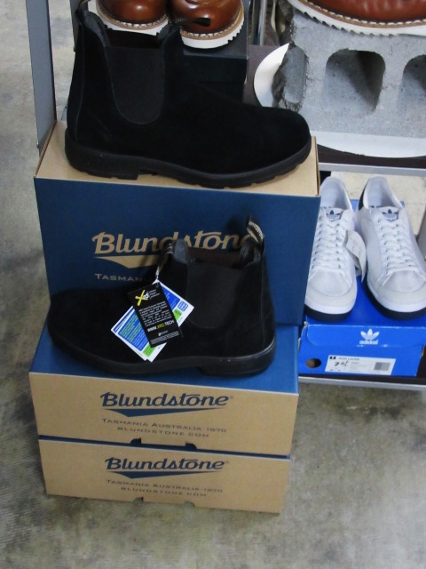 第3色の刺客!★? 大人気です ・・・ BLUNDSTONE SIDE GORE BOOTS!★!_d0152280_10334182.jpg