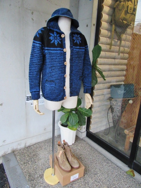 INVERALLAN ・・・ SNOW FLAKE・雪柄 LUMBER CARDIGAN (別注色)入荷!♪!_d0152280_2138433.jpg