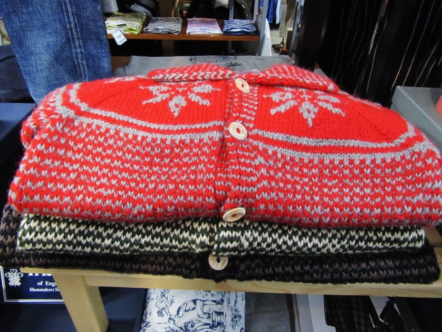 INVERALLAN ・・・ SNOW FLAKE・雪柄 LUMBER CARDIGAN (別注色)入荷!♪!_d0152280_2145592.jpg