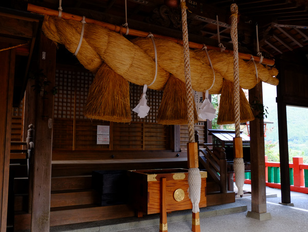 「島根・津和野　日本百景と津和野の街、太鼓谷稲成神社」_a0000029_2258105.jpg