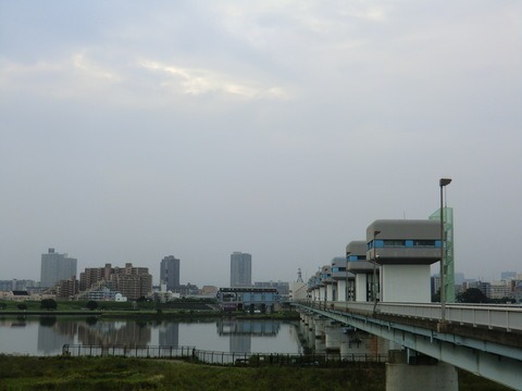 今朝の淀川風景　_b0176192_10112195.jpg