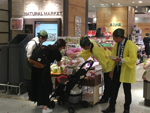 都内の販売実習（九州屋　渋谷ヒカリエShinQs店）で商品づくりを学ぶ。_f0232567_1024023.jpg