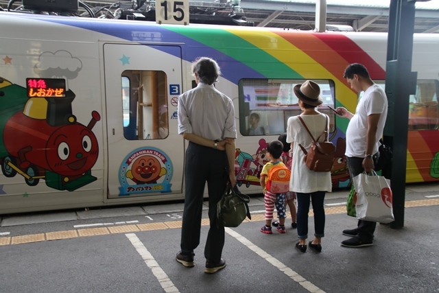 子育てトラブル解消法@ 子供を大切にしたい、子供は国の宝物・・・鉄道と子供たち_d0181492_07142179.jpg