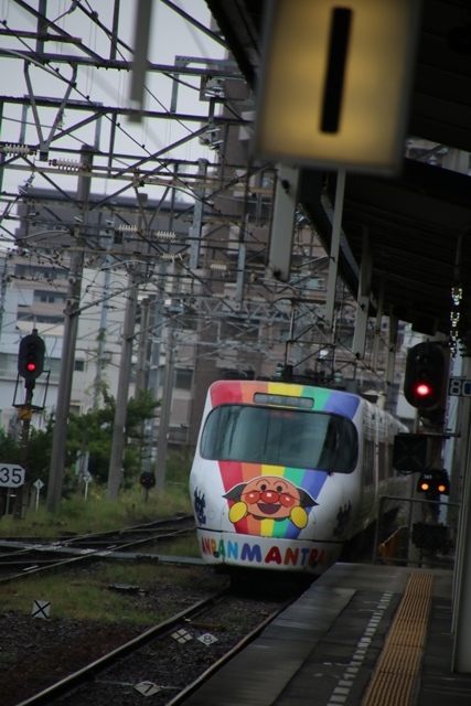 藤田八束の鉄道写真@貨物列車、リゾート列車が今輝いている。これからの地方創生は鉄道事業が大切_d0181492_07145418.jpg