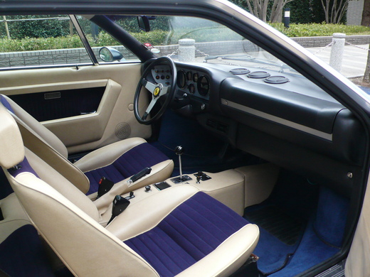 Dino308gt4 の初期モデルと後期モデルの違い_a0129711_2041590.jpg