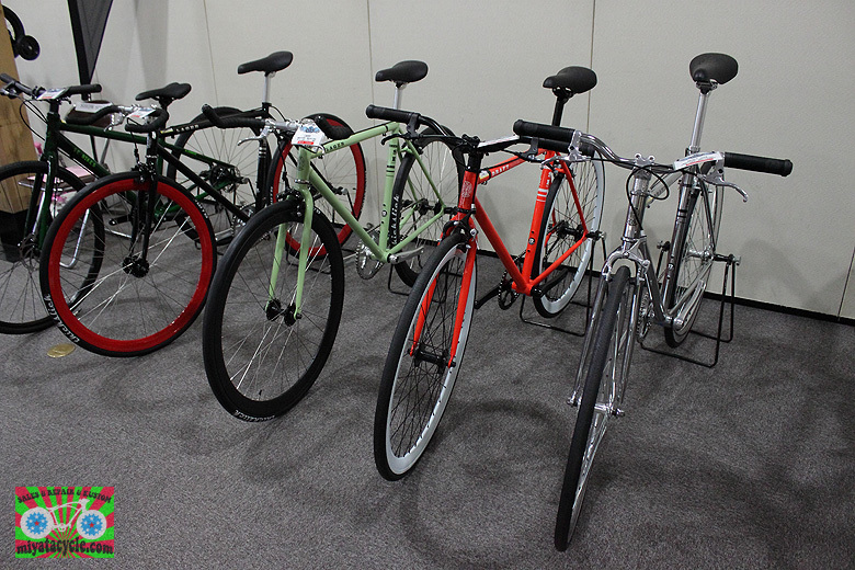 モトクロスインターナショナル 2017モデル 展示会 その2( SE BIKES )_e0126901_08470975.jpg