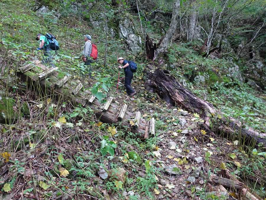 西之川～天柱石～石鎚山　三の鎖で滑落死亡事故_b0124306_17115630.jpg