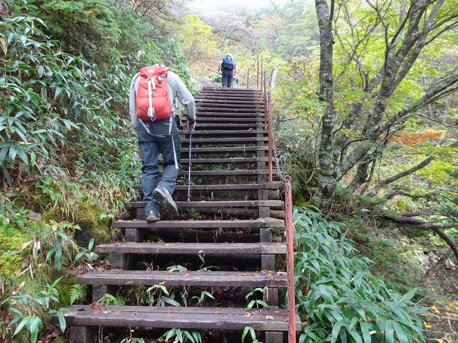 西之川～天柱石～石鎚山　三の鎖で滑落死亡事故_b0124306_17413937.jpg