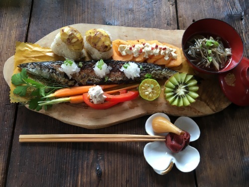 今日のお昼ご飯【秋刀魚＊栗おこわ＊きのこ汁】_c0248467_20090712.jpeg